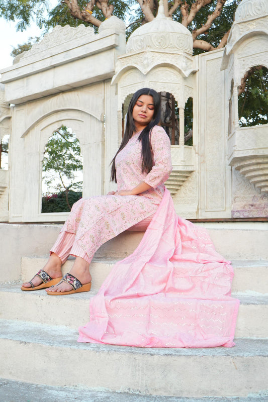 Gulabi Saaz Suit Set